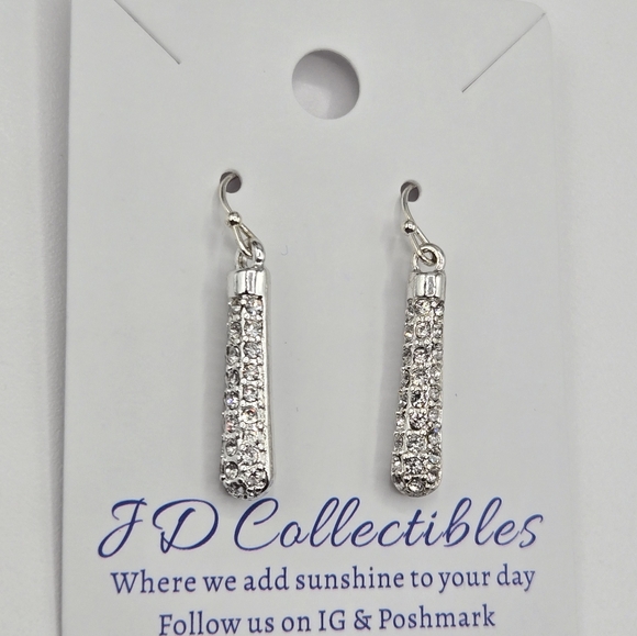Swarovski Jewelry - Dangle Earrings Made w Swarovski Crystals Silver Overlay Lightweight